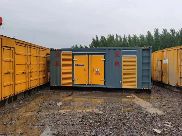 卫辉柴油发电机如何判断干式空气滤清器是否需要更换？