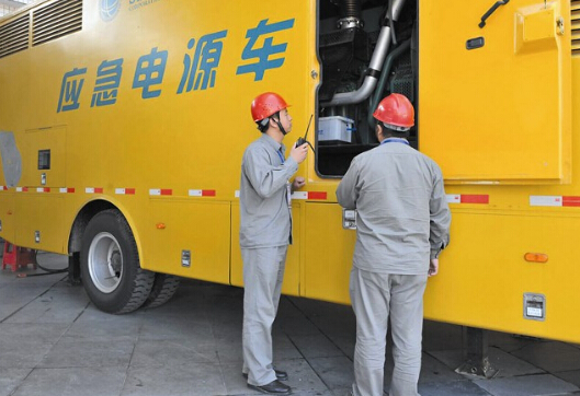 卫辉如何清理被灰尘覆盖的机油散热器?